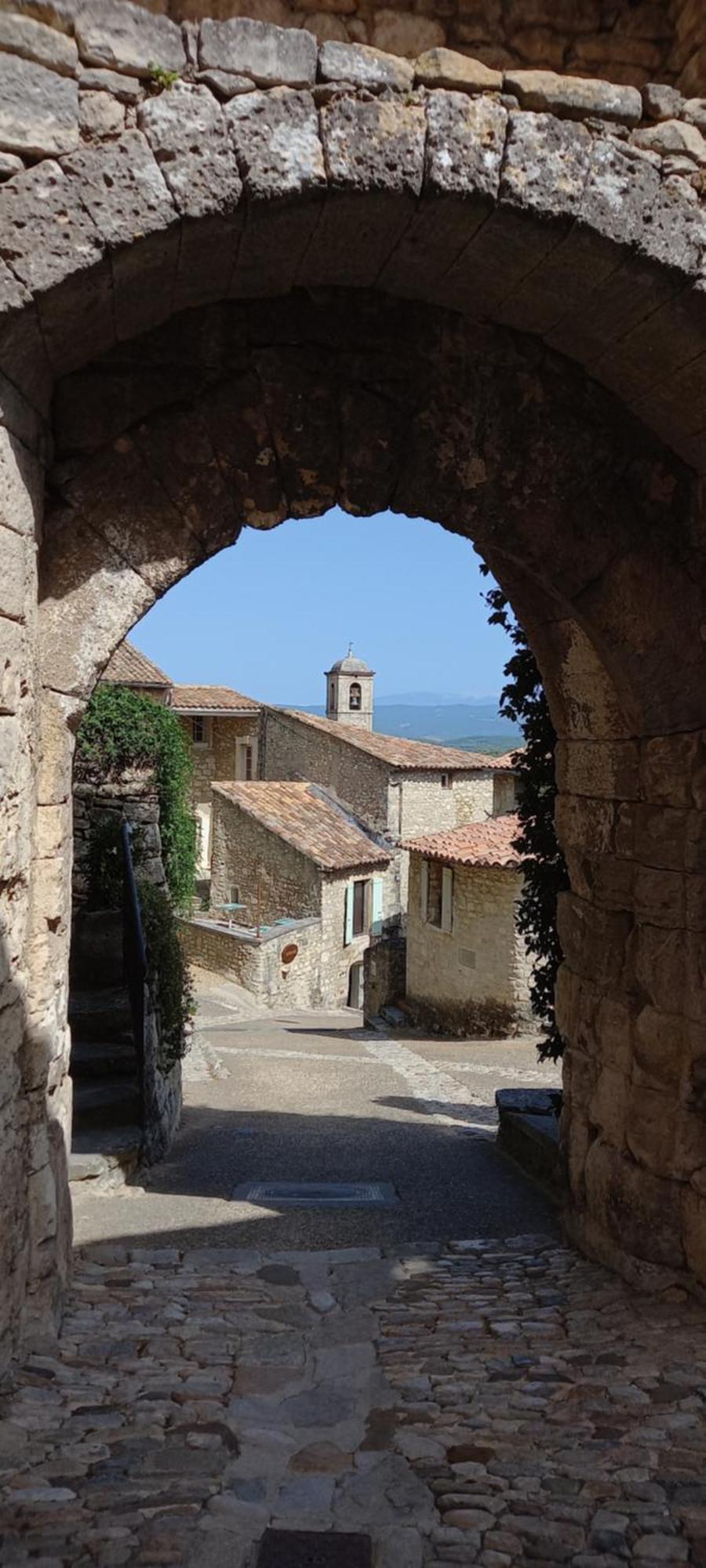 Gite La Mosaique Dauphin Exterior foto